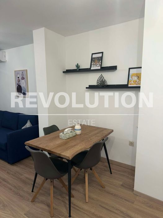 Дава се под наем Двустаен апартамент в Варна, Център - 65 кв.м за 598.23 € - Снимка #2