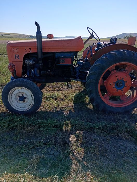 Vând tractor fiat 513 r 62 cp