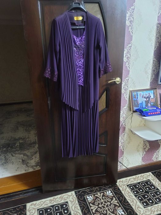 Вечерние платья в отличном состоянии