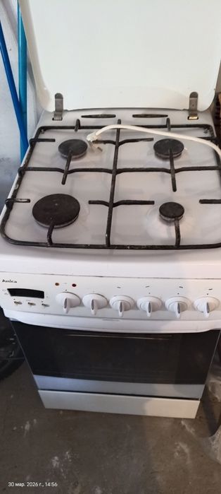 Продам газ плиту