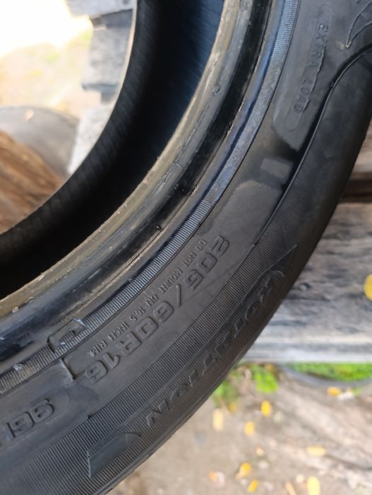 Гуми 205 60 16  и 2 броя джанти