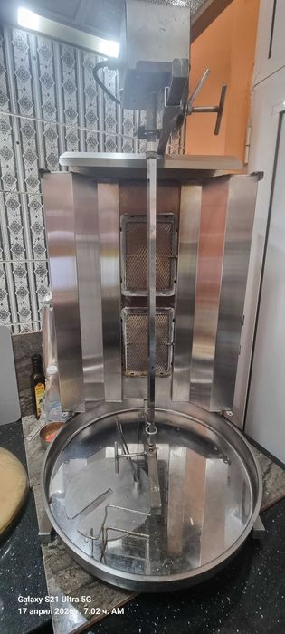 Дюнер машина на ГАЗ с две пити и горен ел.мотор за въртене на шиша