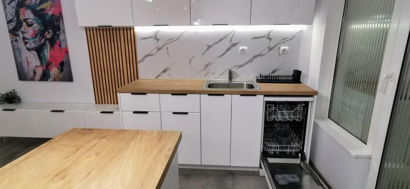 Дава се под наем Тристаен апартамент в Пловдив, Център - 90 кв.м за 750 € - Снимка #3