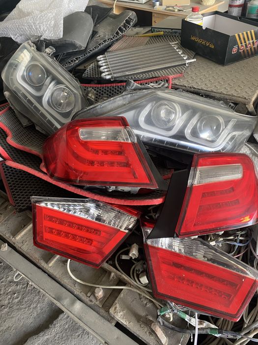 Продам набор фар на Camry XV50