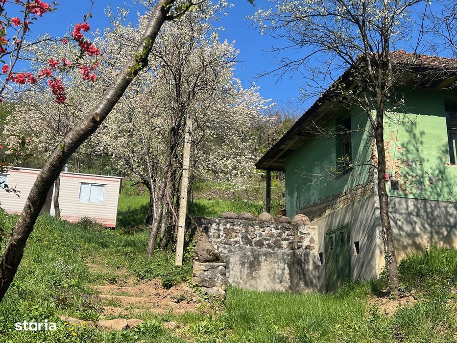 Casă, teren și căsuță mobilă de vanzare, cu panoramă deosebită