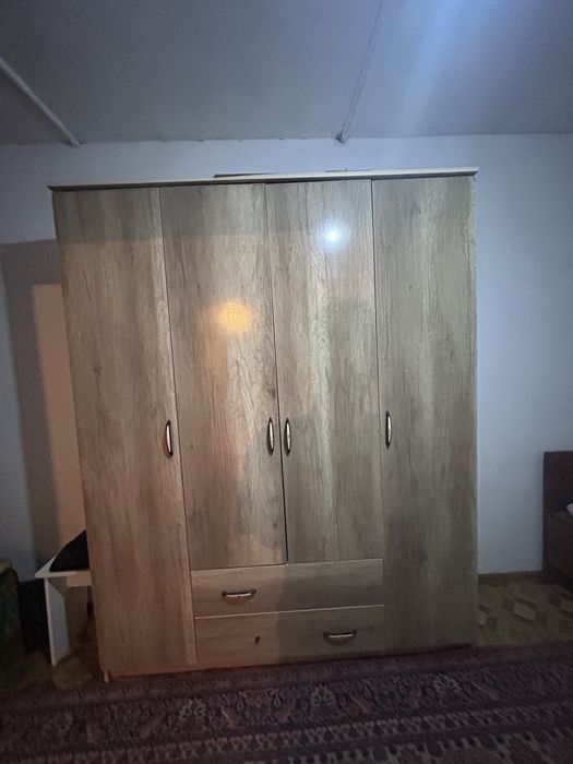 Продам шкаф вместительный