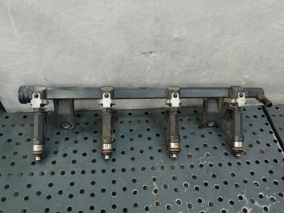 rampa cu injectoare 1.4 b dacia sandero  logan 0280158034