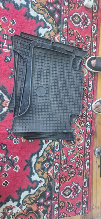 Продам полики для тоиота прадо 120