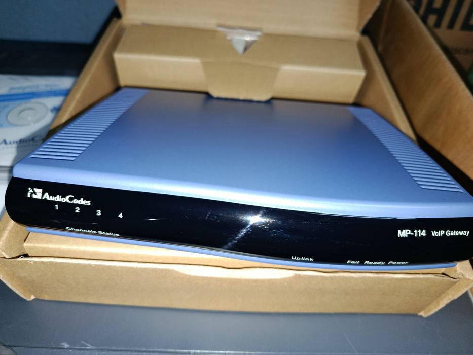 2x AudioCodes MP-114 - gateway VoIP - 4FXS (4 telefoane)