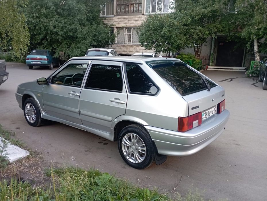 Автомобиль ваз 2114