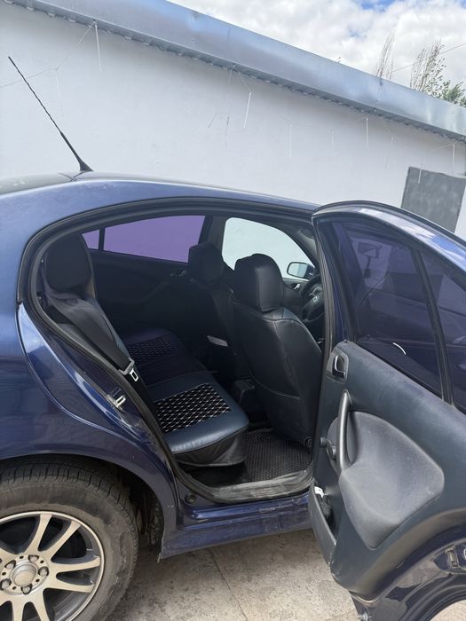 Продам машину Skoda Octavia.
