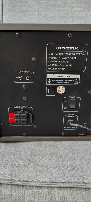 Boxă cu sateliți Kinetix