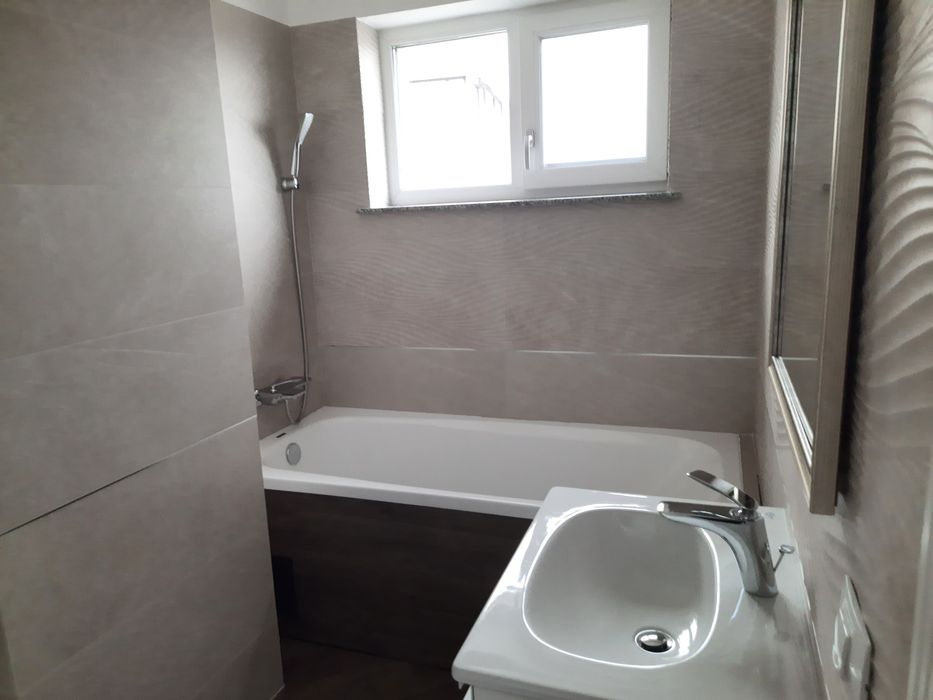 Inchiriez apartament