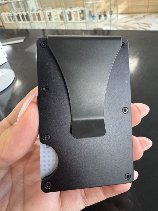 Портфейл / държач за карти с щипка RFID