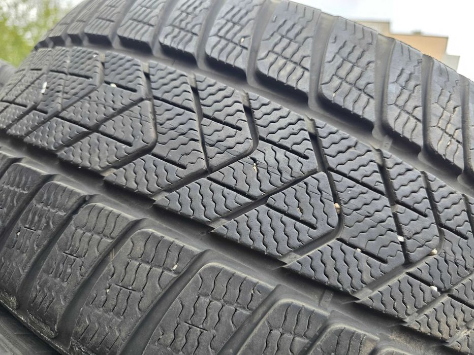 2бр Зимни гуми 255 35 21 - Pirelli