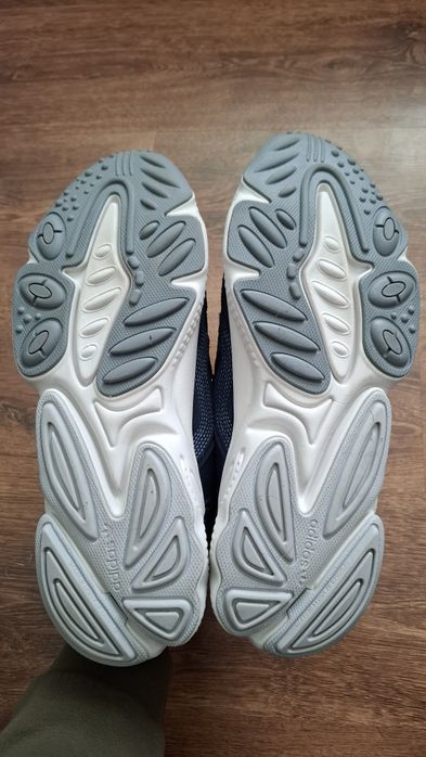 Маратонки Adidas OZWEEGO