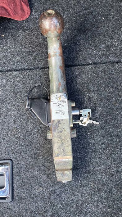 Теглич/кука  за автомобил