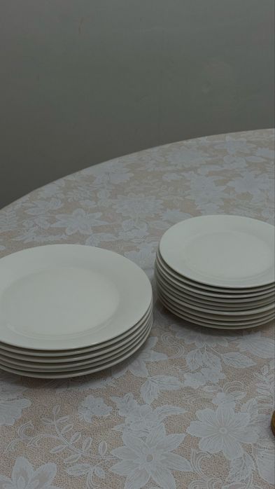 Продам белые тарелки
