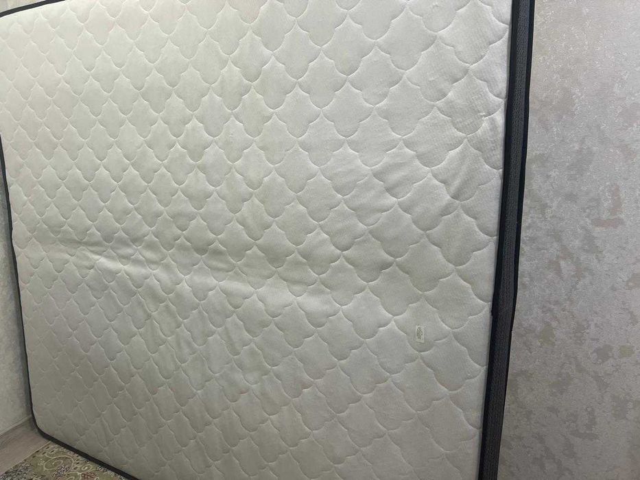 Срочно продаем Матрас 180*200
