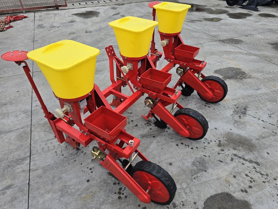 Semanatoare porumb mecanica pe 3 randuri