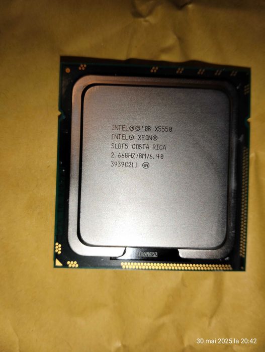 3 Procesoare Intel XEON