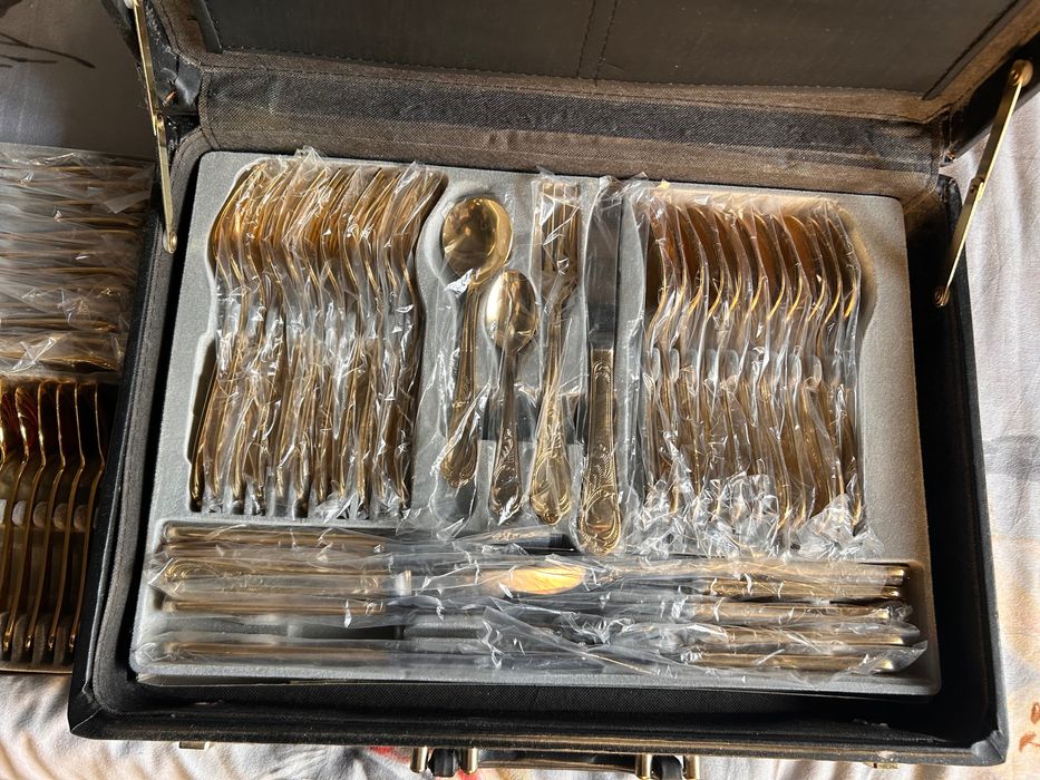 Vând set linguri suflate in aur !!