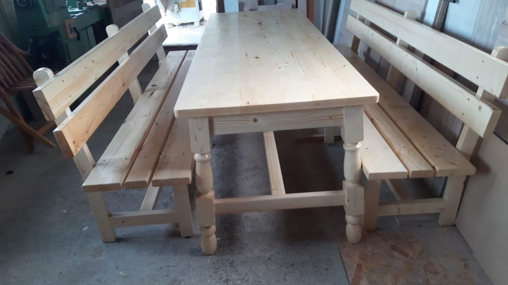 Masă, băncuțe, scaune interior si exterior din lemn