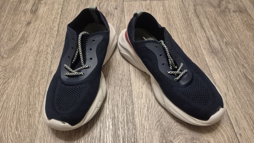 Кроссовки детские