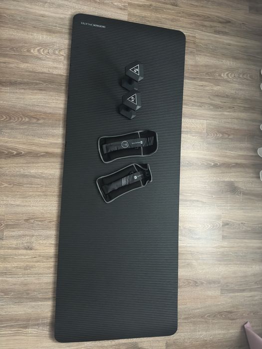 Saltea Pilates cu gantere si saculeti