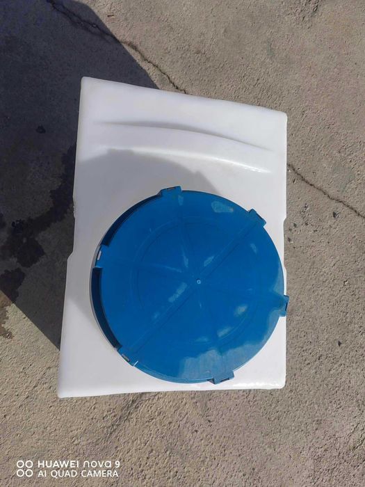 Продавам квадратни резервоари - 100 литра