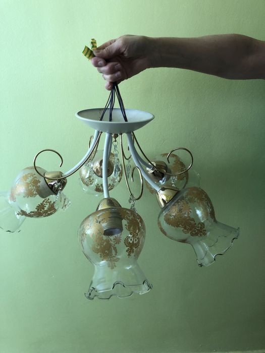 Продам люстры в отличном состоянии