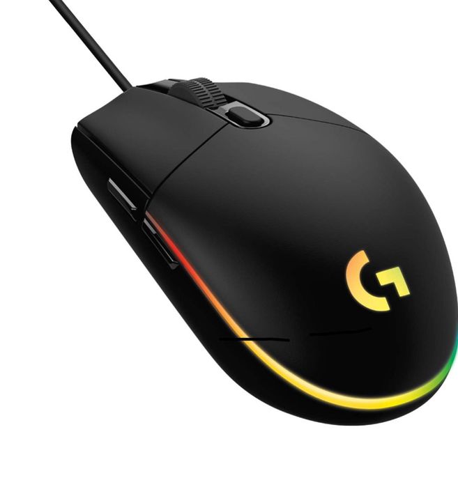 Продава се компютър с един монитор и периферия