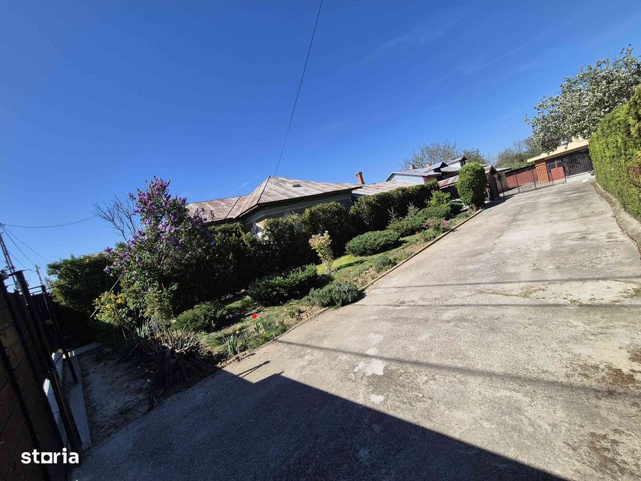 Proprietate mare 2529 mp  casa si anexe