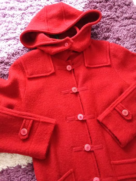 Palton damă roșu.