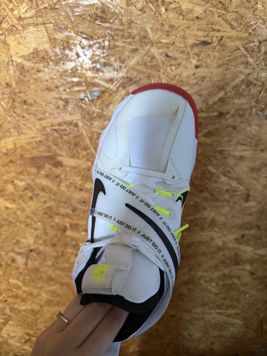 Воллейбольные кроссовки