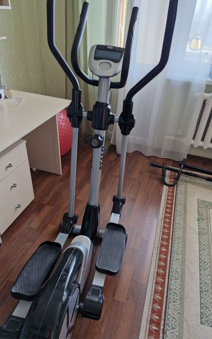 Беговой эллипс-тренажер