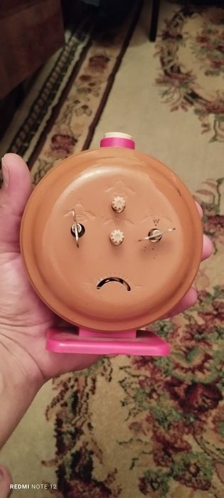 Продам будильник Янтарь