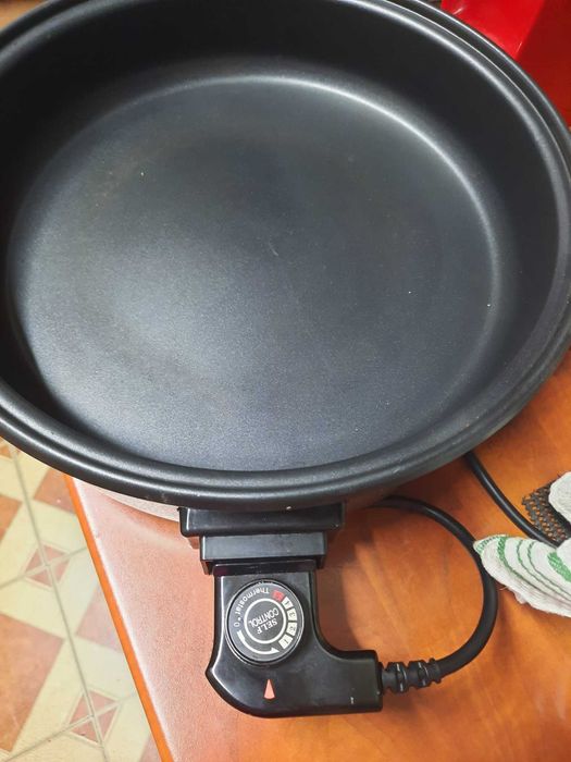 Tigaie electrică mare 36 cm INS Electric, capac sticlă, multifuncțională