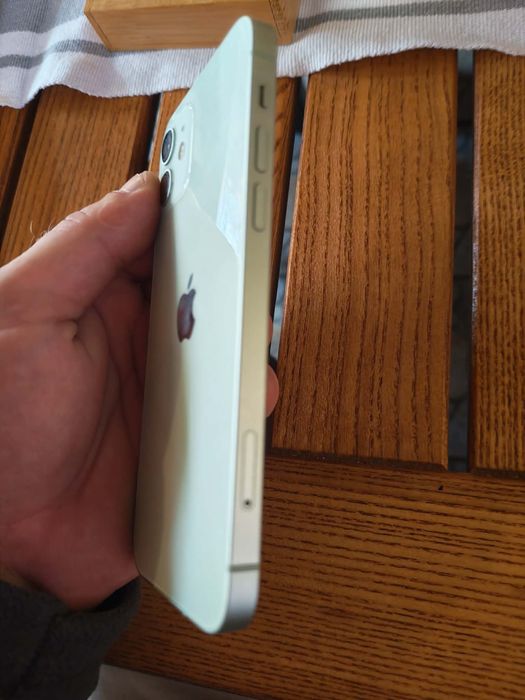 Vand iphone 12 64GB