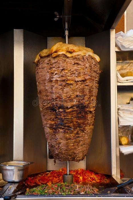 Lavash go'sht. Katlet xom va pishgan.