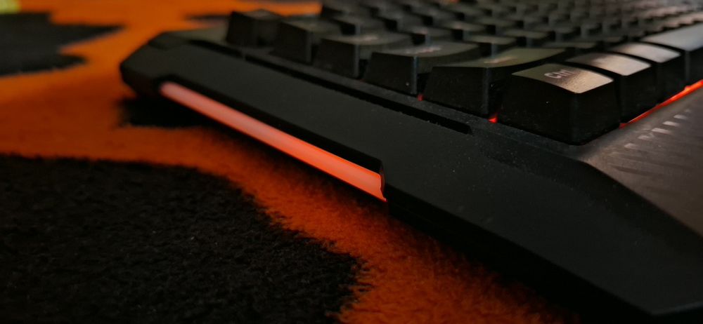 Tastatura de gaming mecanica cu led