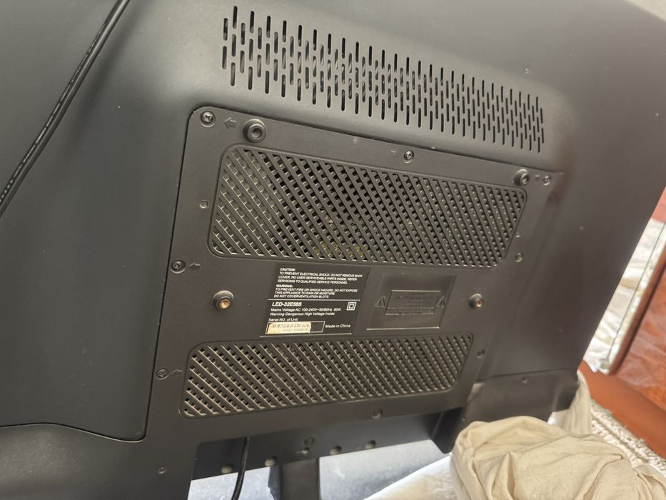 Телевизор     Срочна. сатылады      состаяно      жақсы