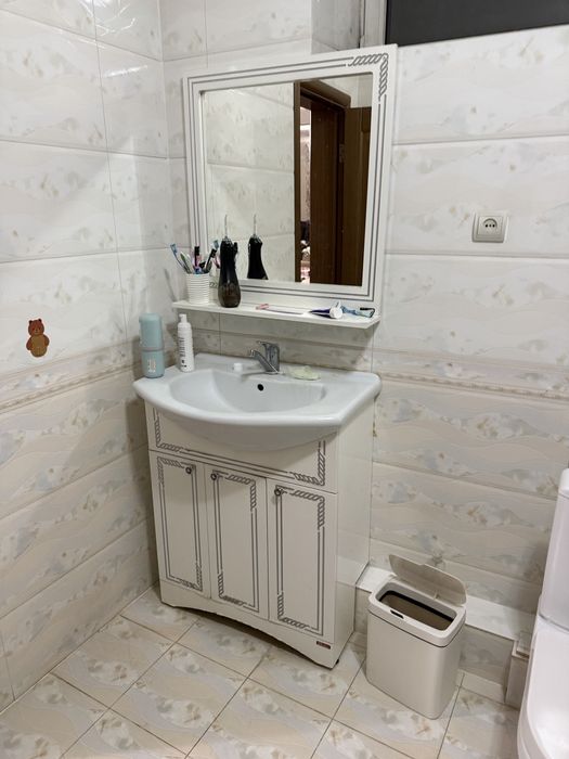 Тумба с раковиной + зеркало