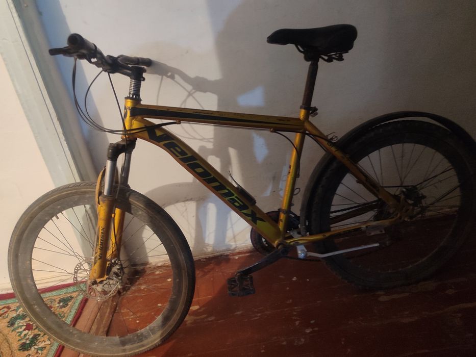 Velomax nomli velik sotiladi skorsli rangi sariq haydashga yaxshi