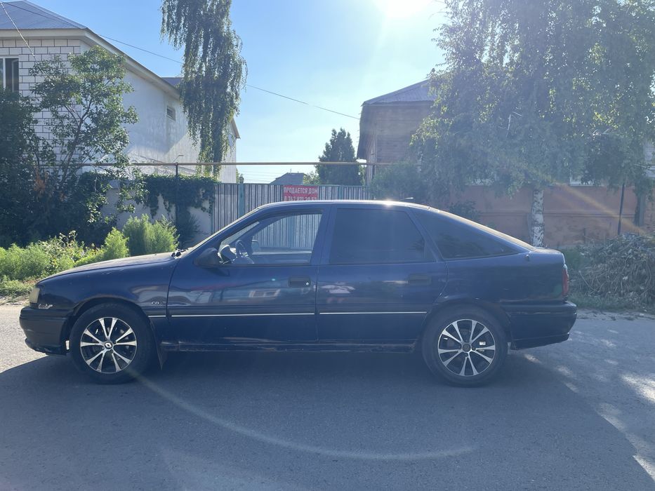 Продам автомобиль опель вектра а