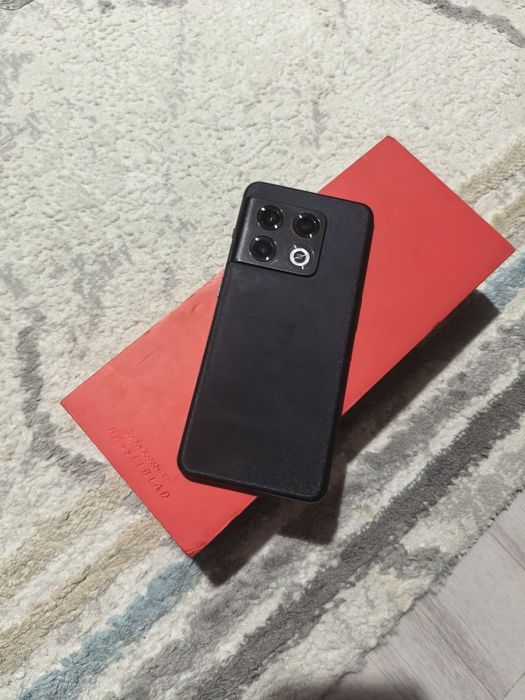 Продам OnePlus 10pro