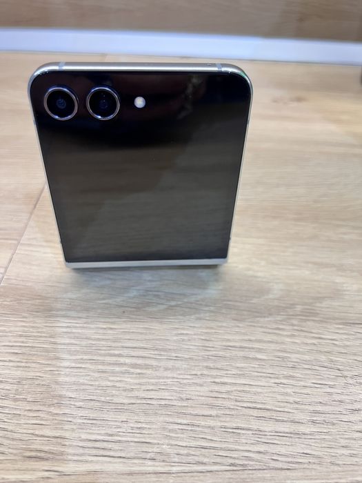 Samsung z flip 5