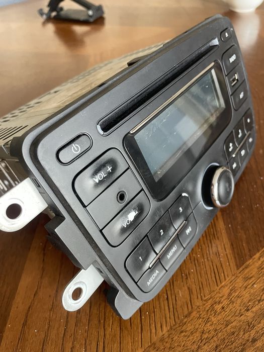 Штатная магнитолла Duster 2013