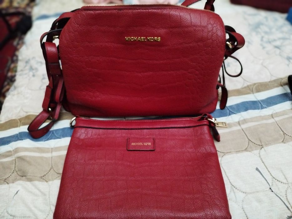 Продам сумку Michael kors красный цвет