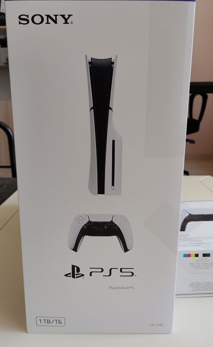 PS5 Playstation 5 CD + допълнителен джойстик